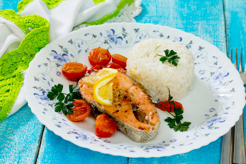 Mangiare il salmone fa bene