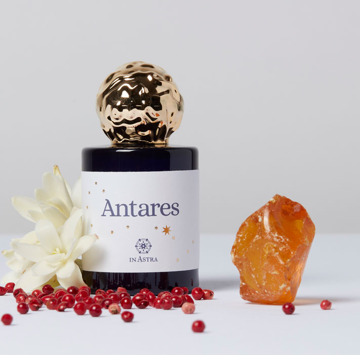 Antares è la seconda fragranza genderless lanciata da IN ASTRA,